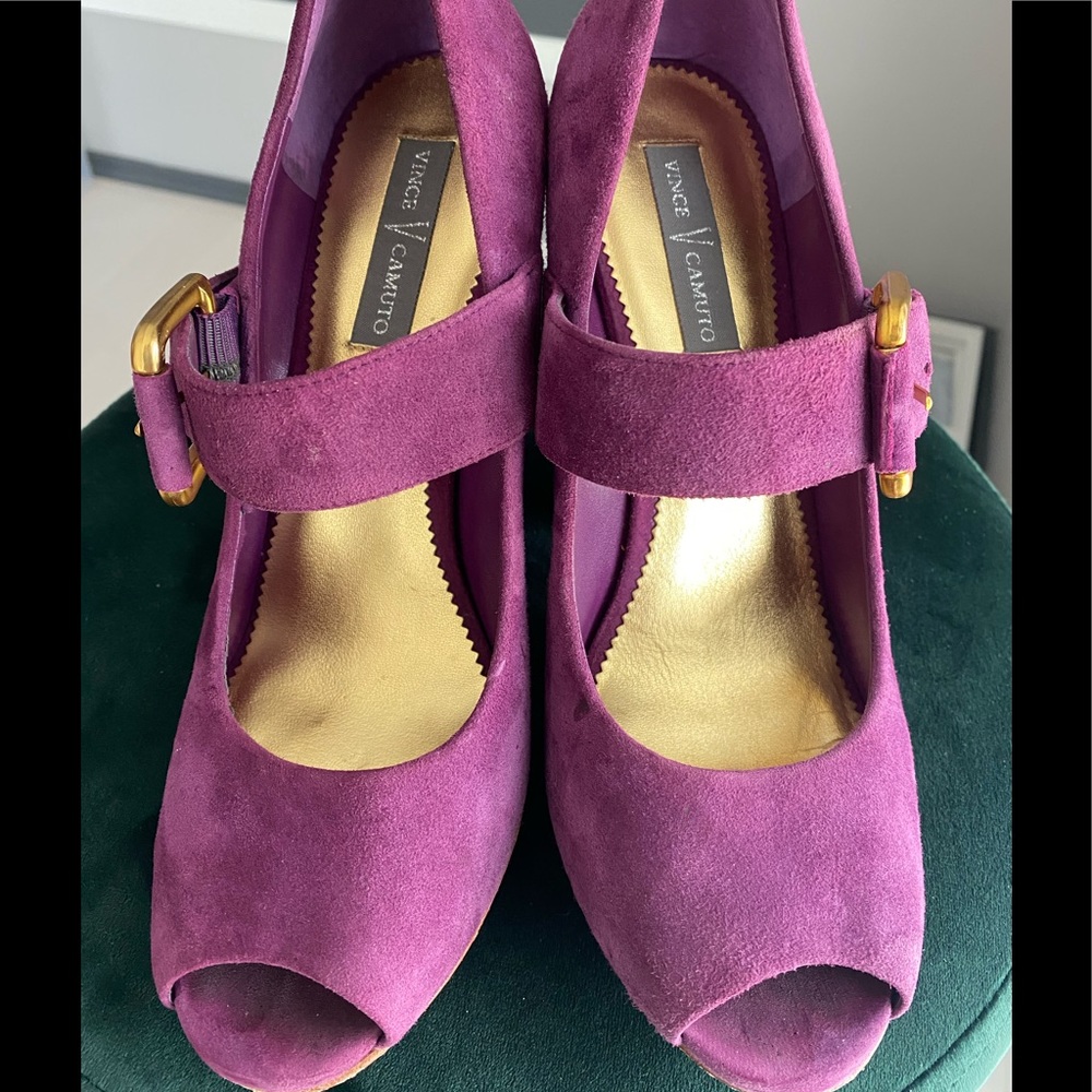 Vince Camuto suede pumps Size 9 B
